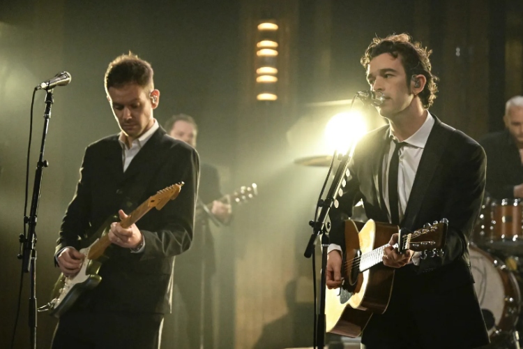 The 1975 convoca a sus fans para crear emotivo video para Glastonbury