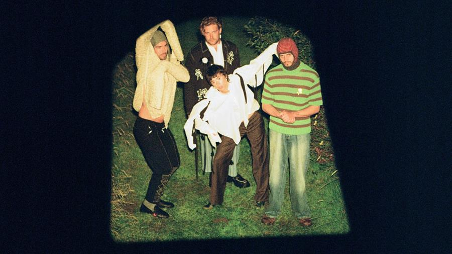 Divorce lanza nueva versión de ‘Antarctica’ junto a Marcus Mumford