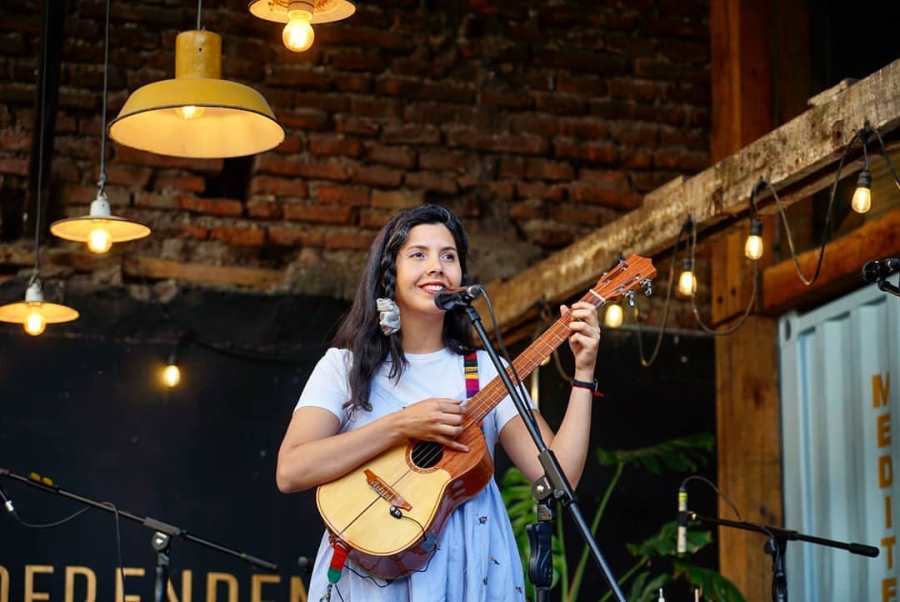 Rosario Alfonso estrena sesión en vivo y anuncia show de lanzamiento de su tercer disco