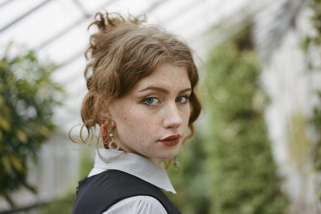 Ellur anuncia su debut discográfico con un indie-pop luminoso y sanador