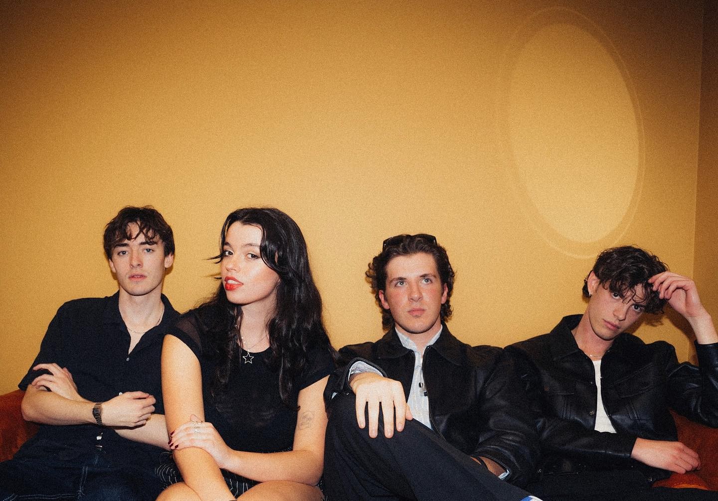 Overpass anuncia su esperado álbum debut ‘Elsewhere, Always’ y presenta el enérgico single ‘Union Station’